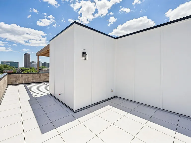 3739 N Clifton Ave #3 — Photo 39