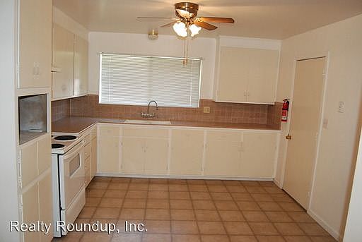 4th image of 447 Jean Ave