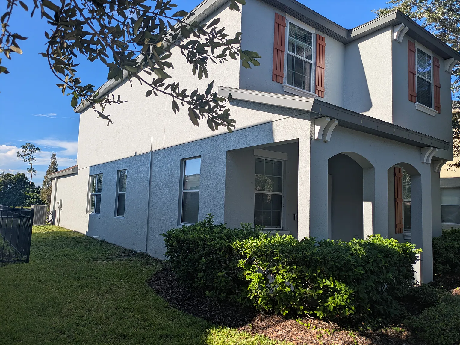3 bed, 2.5 bath, 1826 sqft, $2,600 — Photo 2