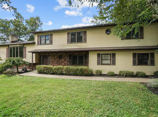 8 Seymour Ln, Hopewell Junction, NY 12533