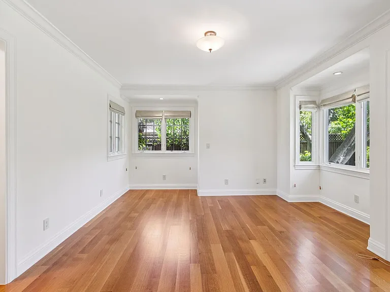 845 Windsor Dr — Photo 21