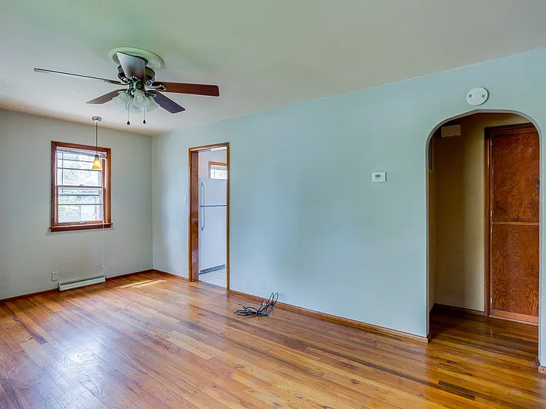 1714 W Clark St — Photo 3