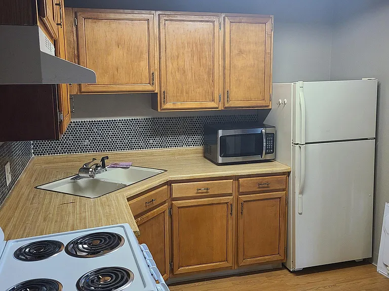 71 S Sable Blvd #B16 — Photo 2