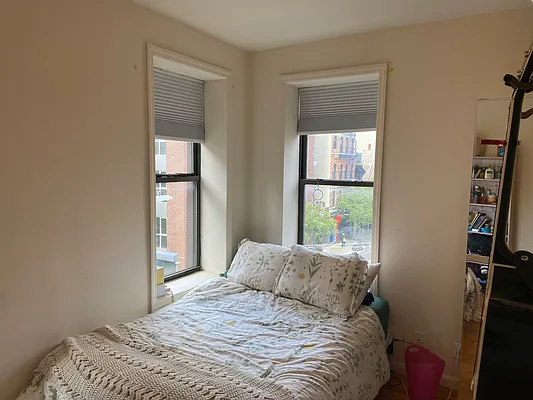 Rented by Chartwell Manhattan Realty | media 7