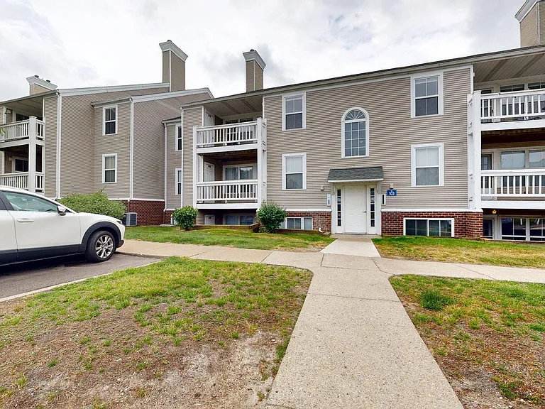103 Fieldcrest St #301 — Photo 1