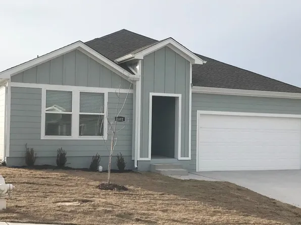 101 NW Bellflower St, Gentry, AR 72734