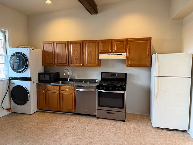 1255 Carrollsburg Pl SW #A — Photo 2