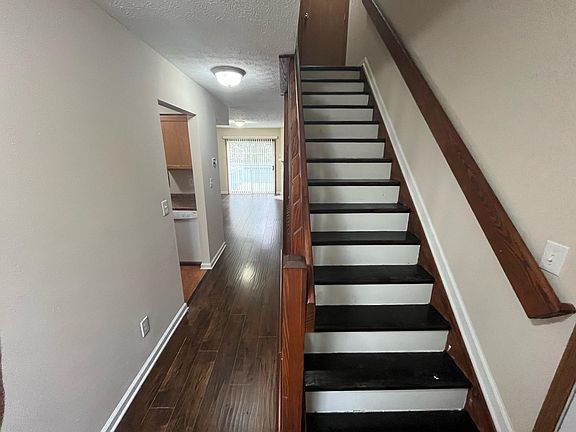 5th image of 204 Macenroe Dr