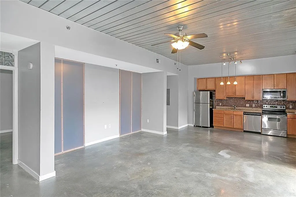 2 bed, 1.5 bath, 1003 sqft, $2,450 — Photo 1