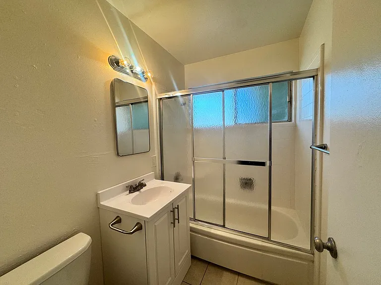 2717 O Street — Photo 5