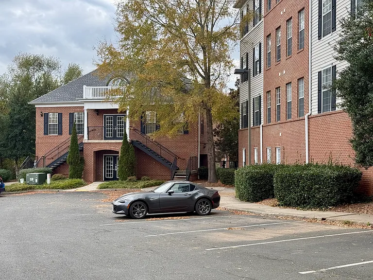 320 Riverbend Dr #3C — Photo 22