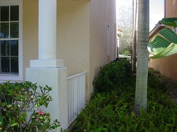 2nd image of 1493 E Bexley Park Dr
