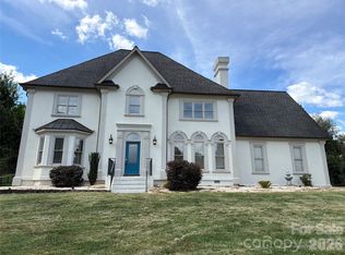 4215 3rd St NW, Hickory, NC 28601