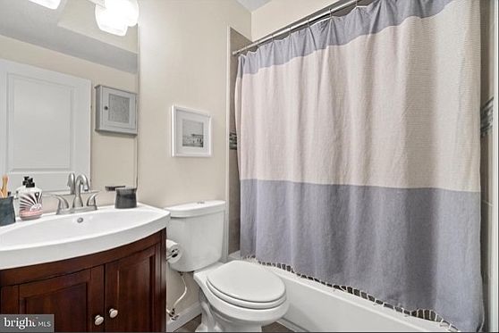 4th image of 432 Evarts St NE APT 1