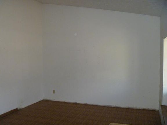 4th image of 5221 Mason Dr