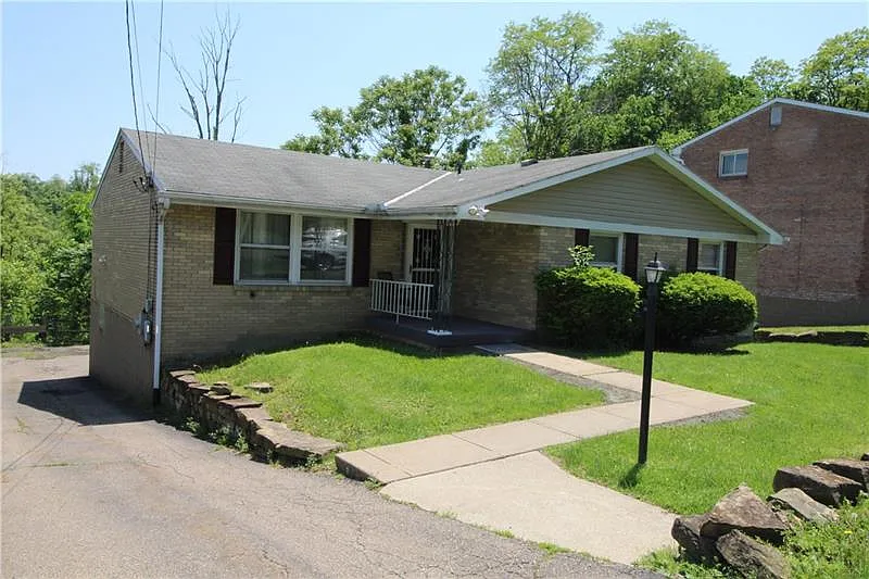 228 Cypress Hill Dr photo 1