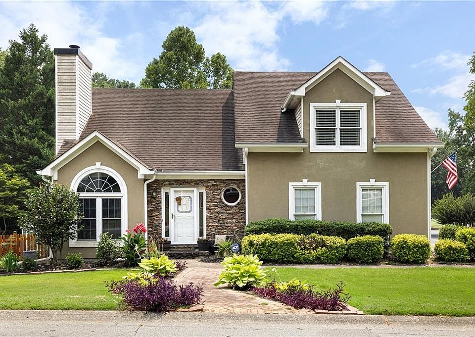 1st image of 1000 Chateau Ln SE