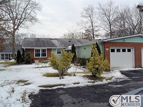 1st image of 61F Buckingham Dr