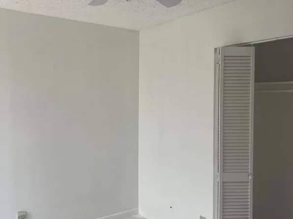 57 Peachtree Pl #0, Boynton Beach, FL 33436