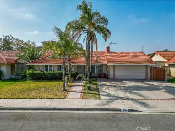 1257 W Montrose St, Bloomington, CA 92316