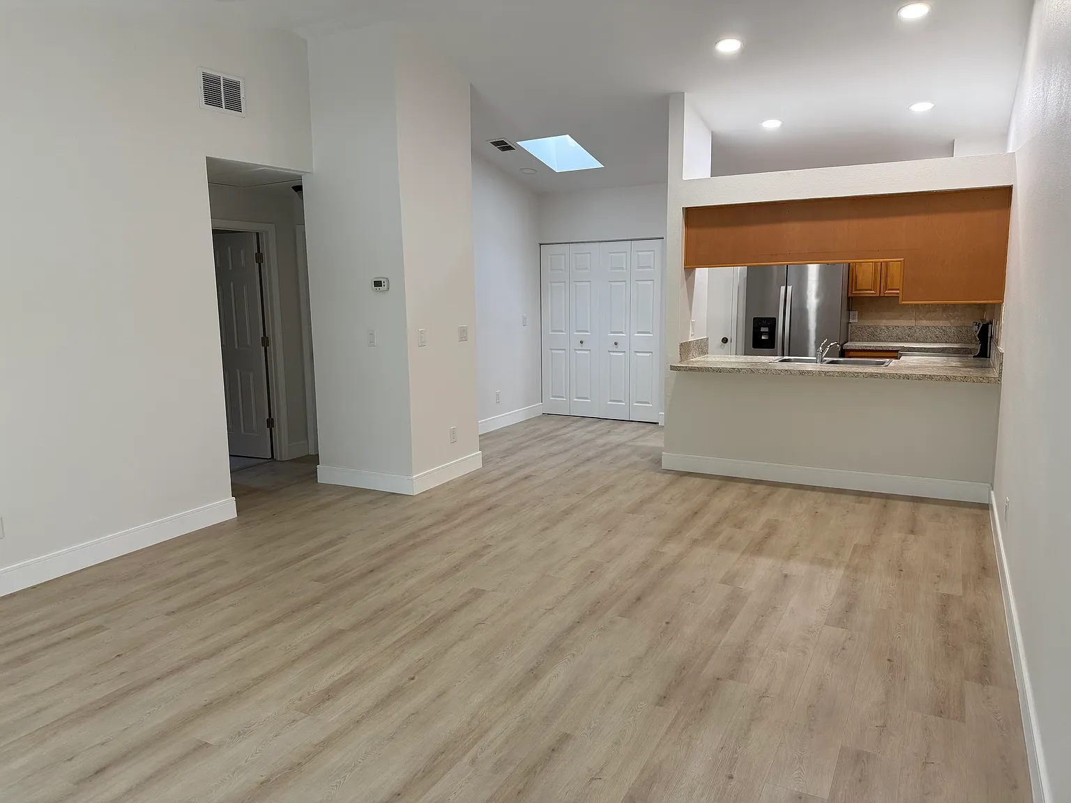 2 bed, 1.5 bath, 865 sqft, $1,750 — Photo 1