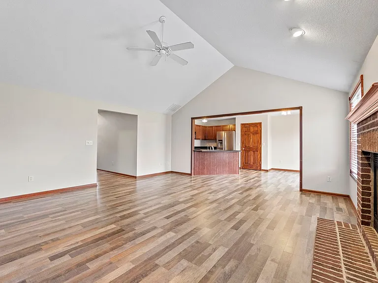 3510 Flowing Brook Dr — Photo 26