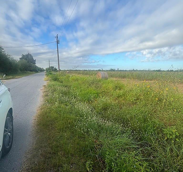 2nd image of Louisiana Rd