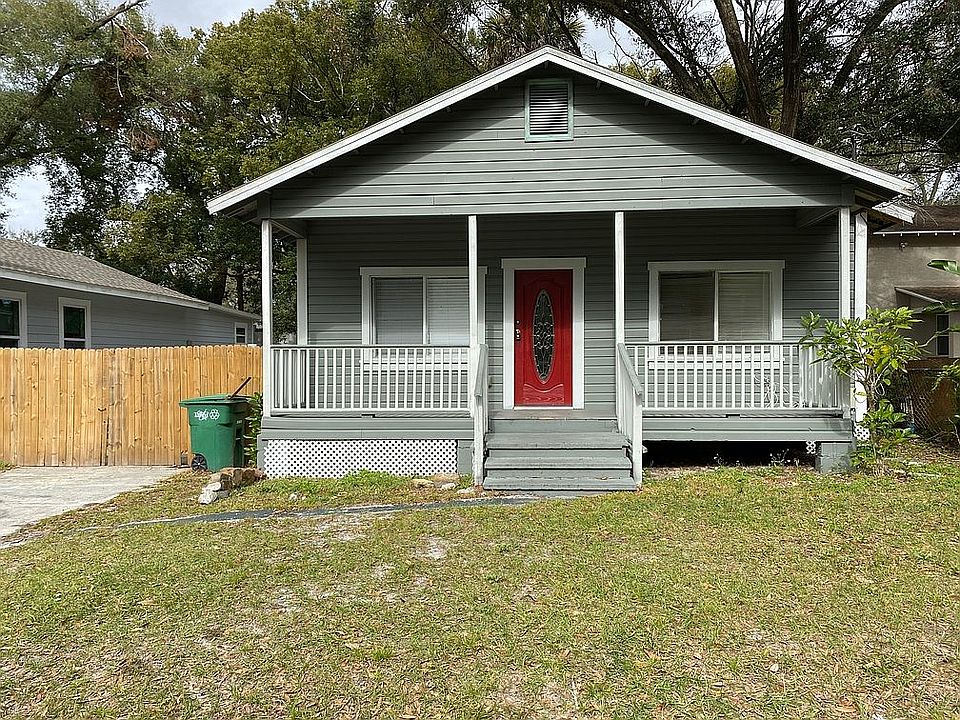 1st image of 209 W Knollwood St