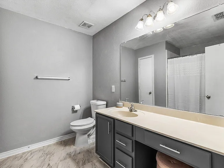 8610 Mountain Bluff Ln — Photo 15