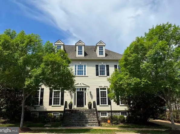 2822 Norborne Pl, Oakton, VA 22124