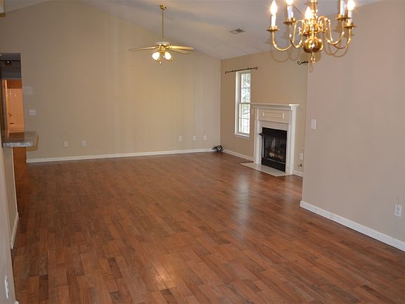 5th image of 122 Forest Dr