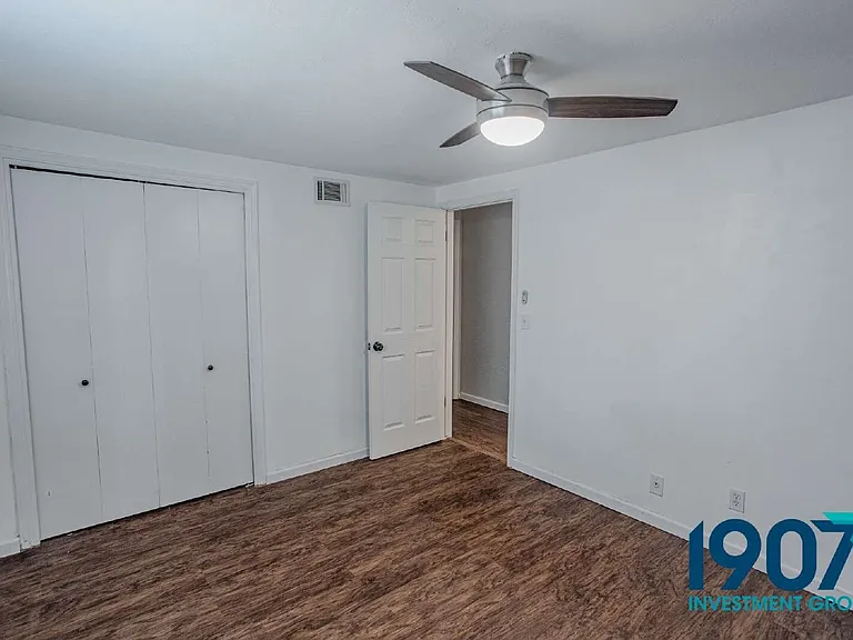 616 Redstone Ave — Photo 15