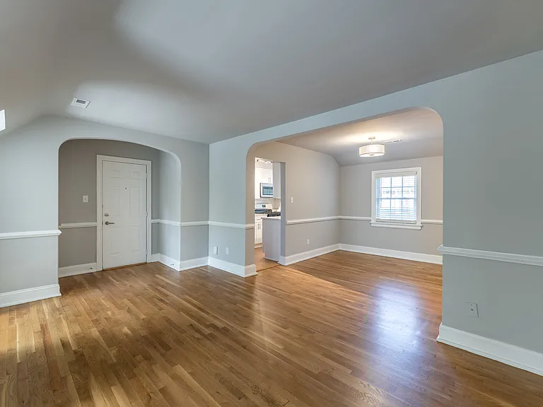 Malvern Manor Apartments — Photo 40