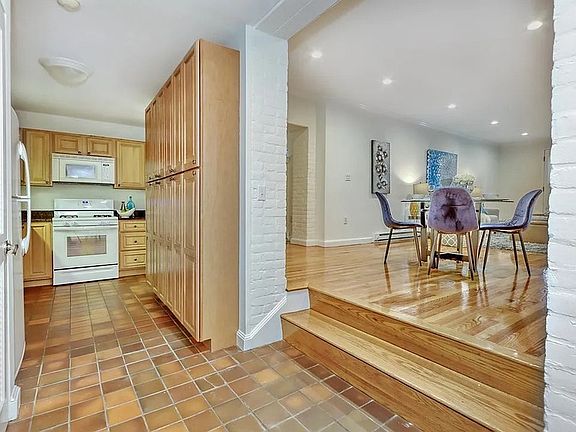 5th image of 1 School St APT 105