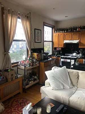 Rented by Batra Group Inc | media 35