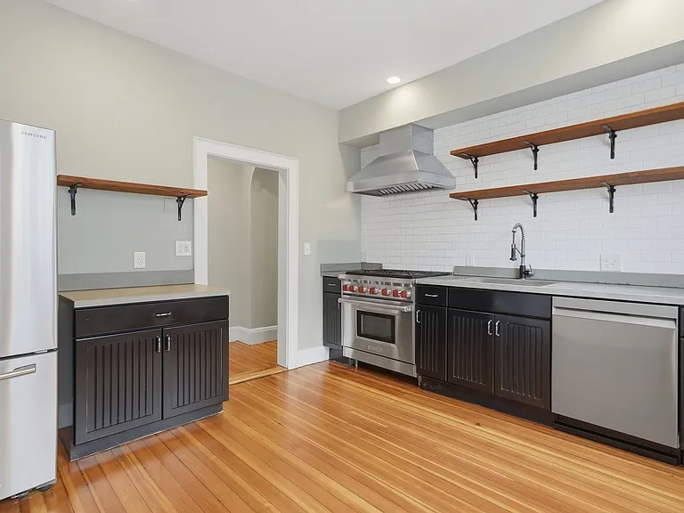 457 Washington St #7 — Photo 6
