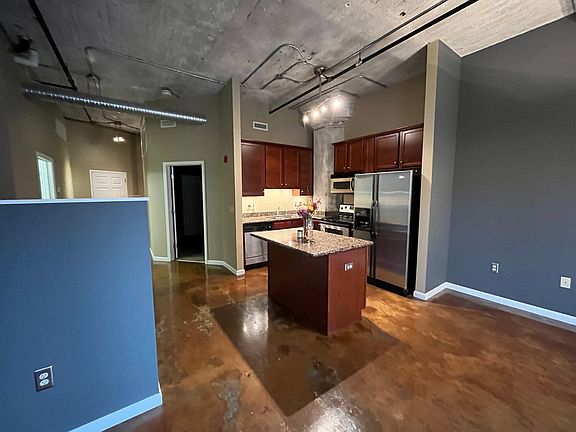 5th image of 745 Washington St APT 209