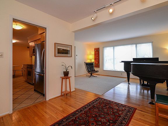 2nd image of 2835 Briarcliff St