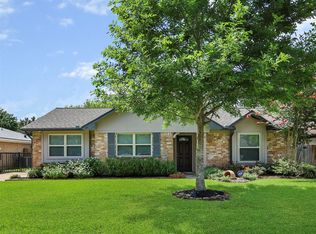 13710 Drakewood Dr, Sugar Land, TX 77498