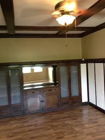 2nd image of 6334 N Clark St