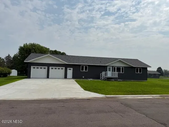 205 Elmwood Dr, Sisseton, SD 57262