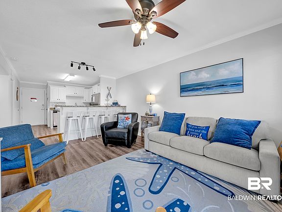3rd image of 400 Plantation Rd #2118