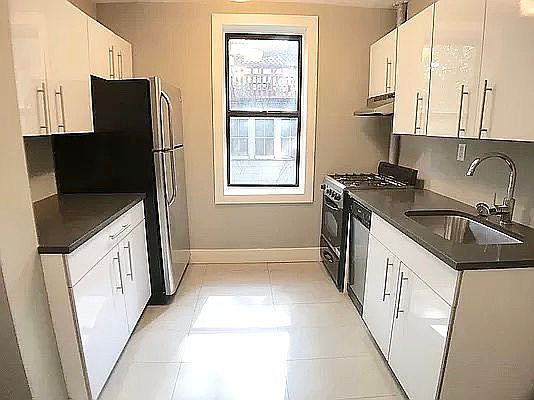 3rd image of 3660 Waldo Ave #K