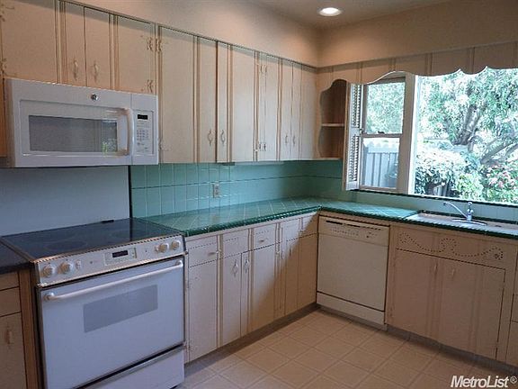 4th image of 203 Buena Tierra Dr