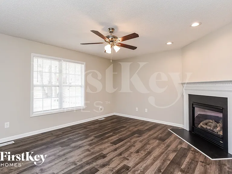 60 Cyra Ct — Photo 2