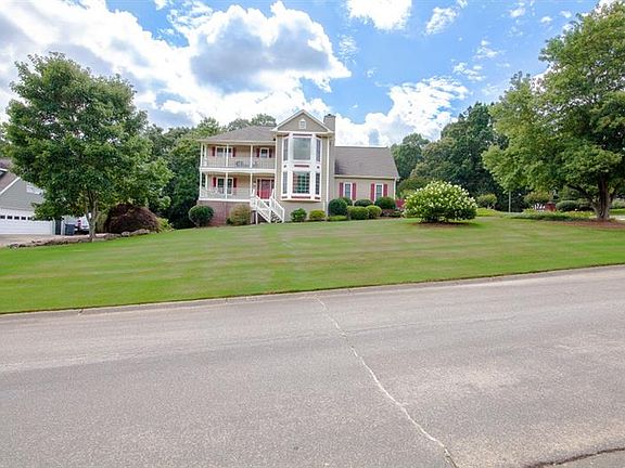 3rd image of 573 Casteel Dr SW