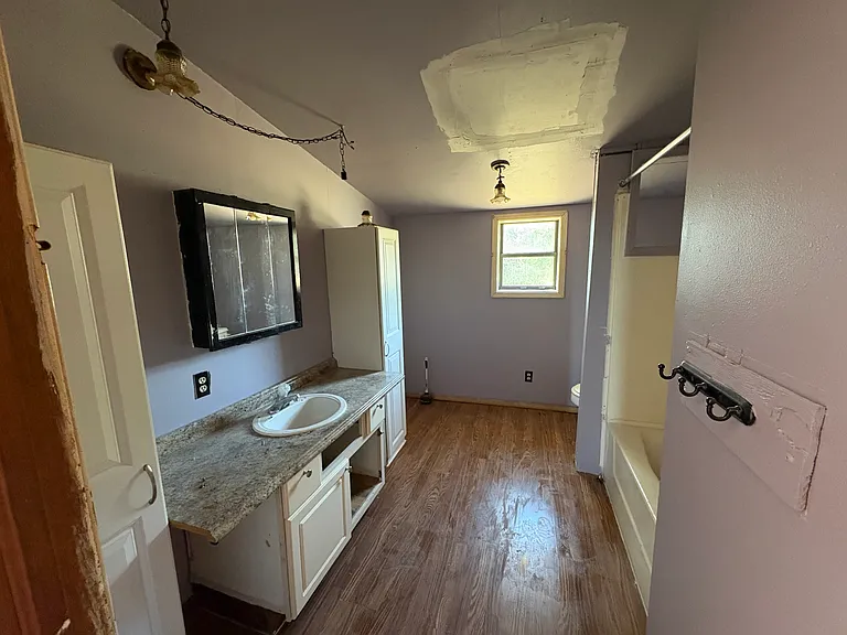 603 W Apache St — Photo 8