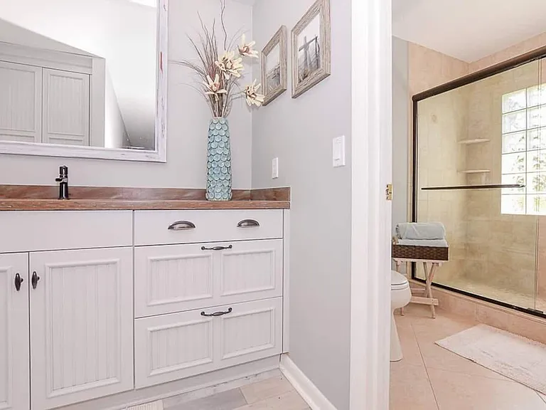 4031 NE Breakwater Dr — Photo 22