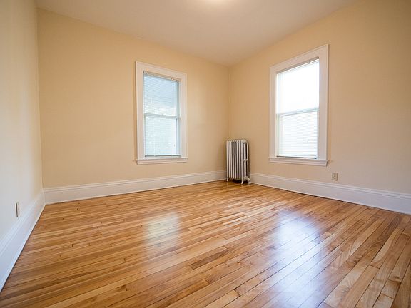 5th image of 3815 Van Buren St NE