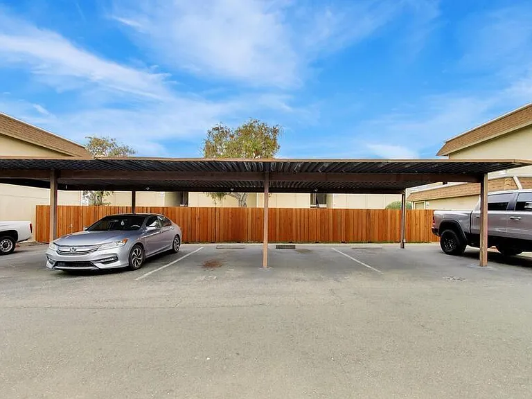 2727 Marina Boulevard — Photo 10